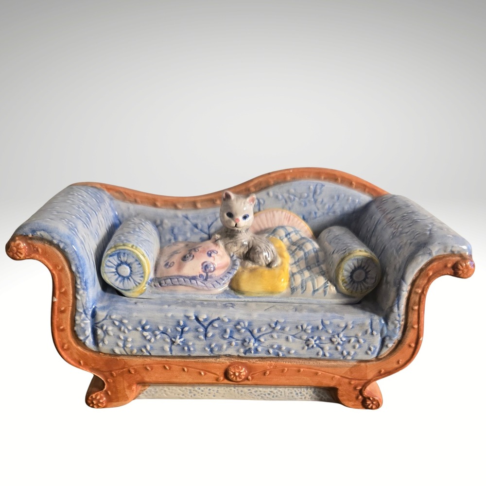 Vtg Dolomite Ceramic Cat on Sofa kitsch Trinket Box Blue‎ MCM Victorian Settee
